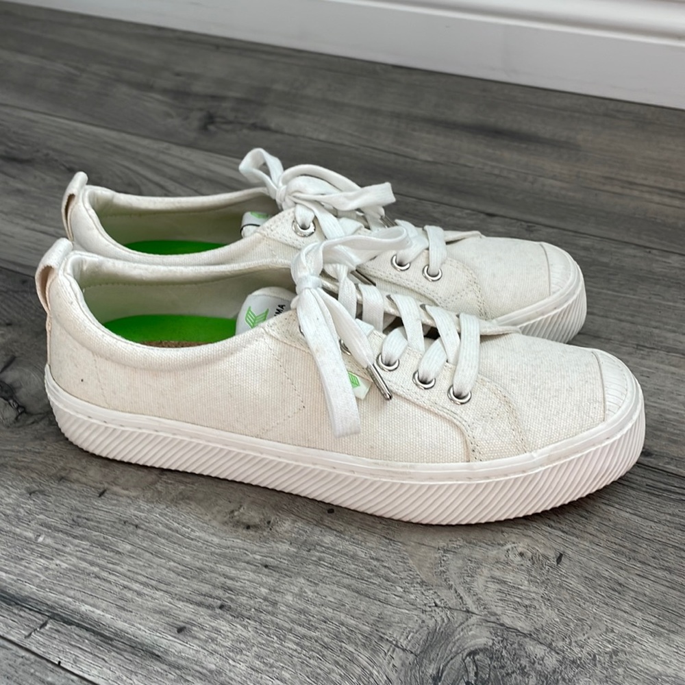 Cariuma OCA Low Off-White Canvas Sneakers